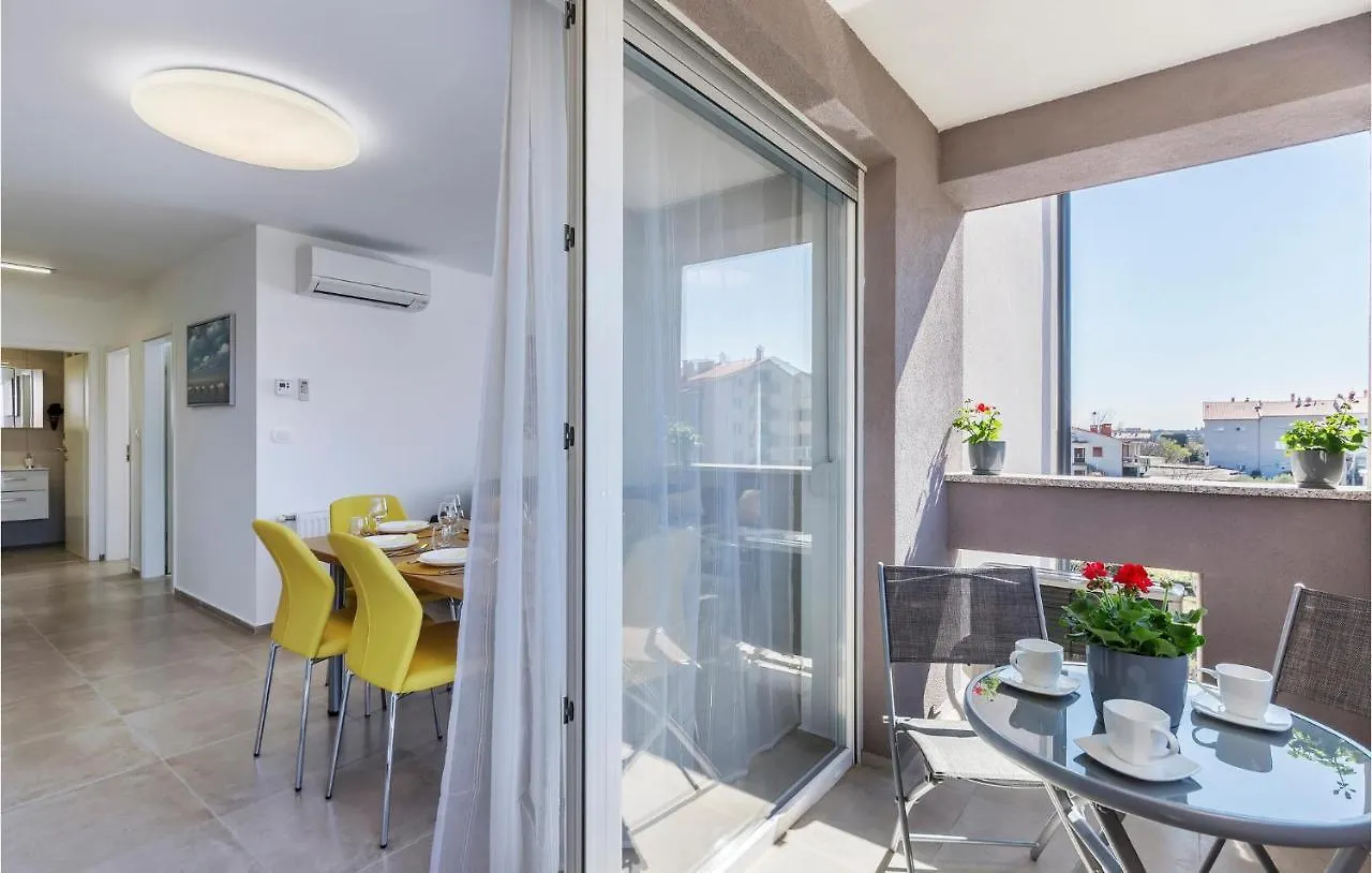 Nice Apartment In Pula With Kitchen 0*,