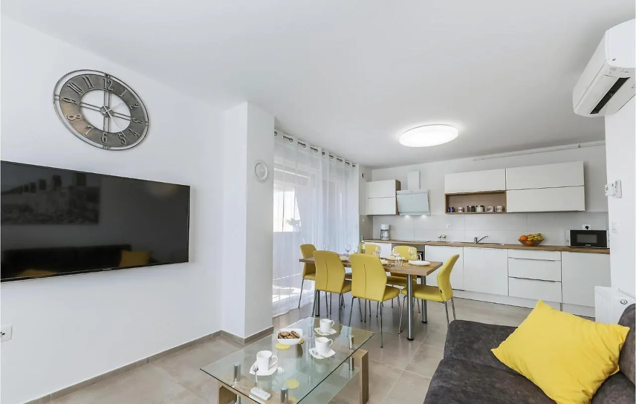 Nice Apartment In Pula With Kitchen