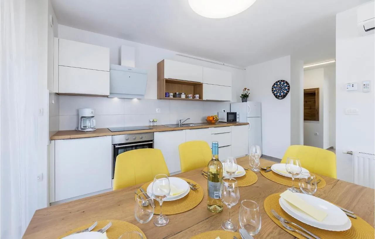 Nice Apartment In Pula With Kitchen