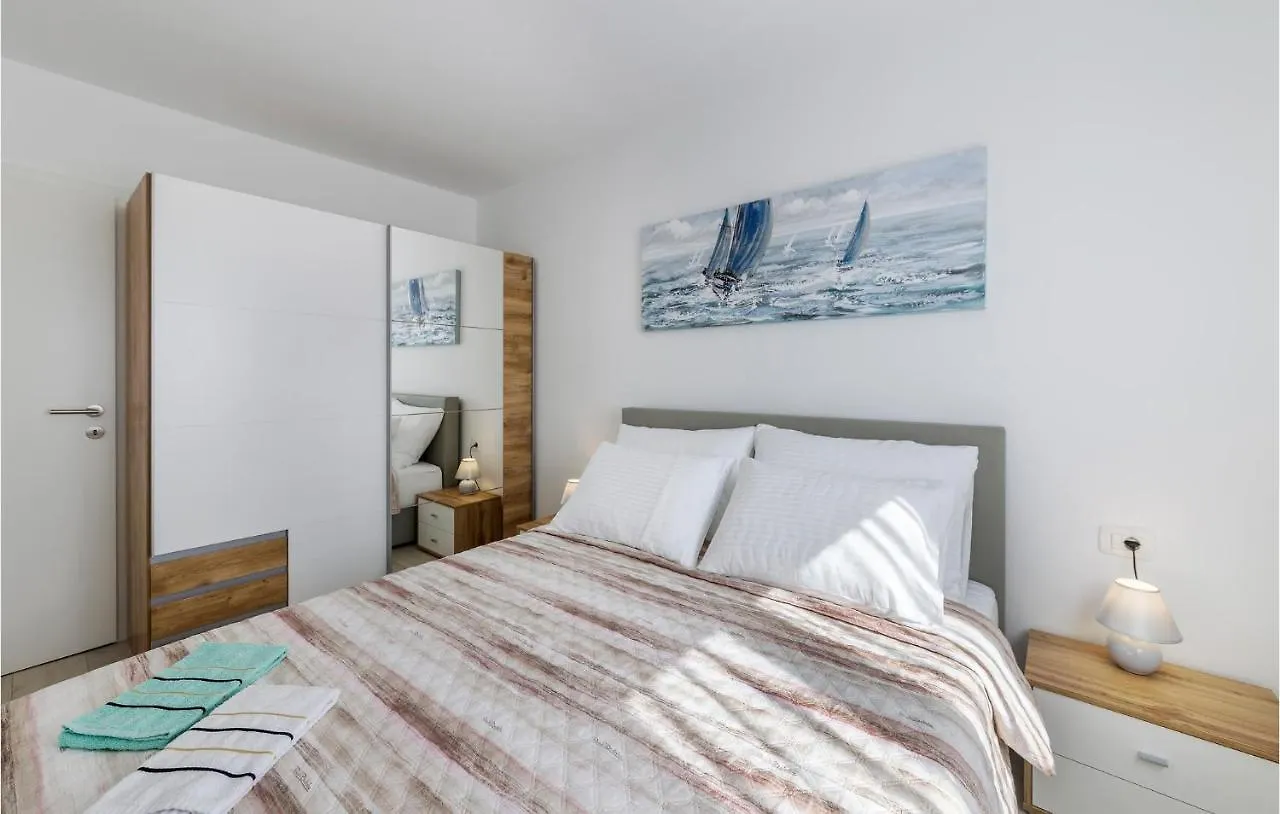 Nice Apartment In Pula With Kitchen
