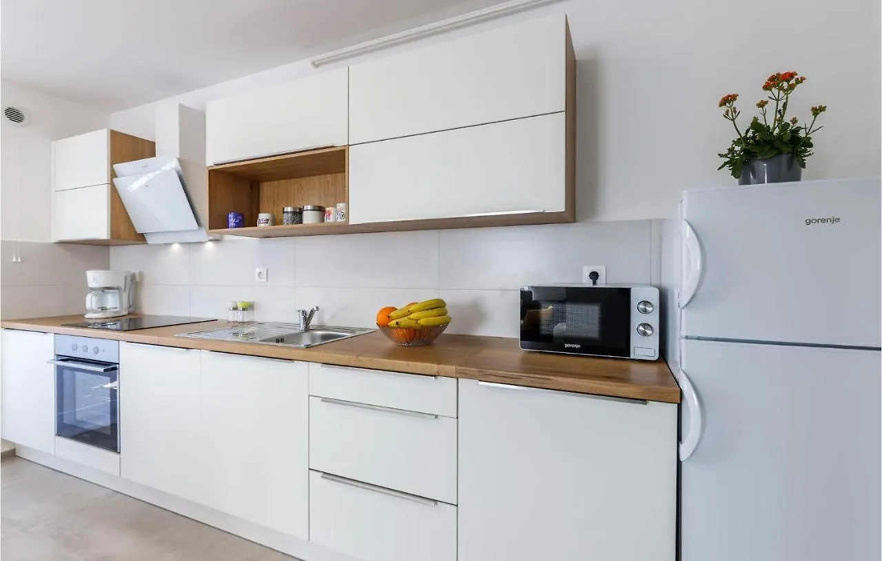 Nice Apartment In Pula With Kitchen 0*,  Croatie