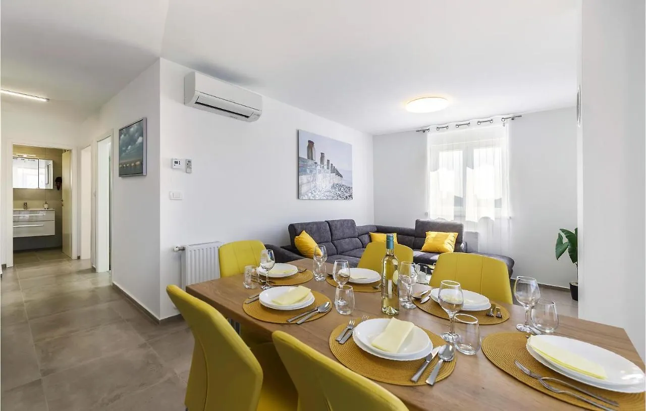 Nice Apartment In Pula With Kitchen
