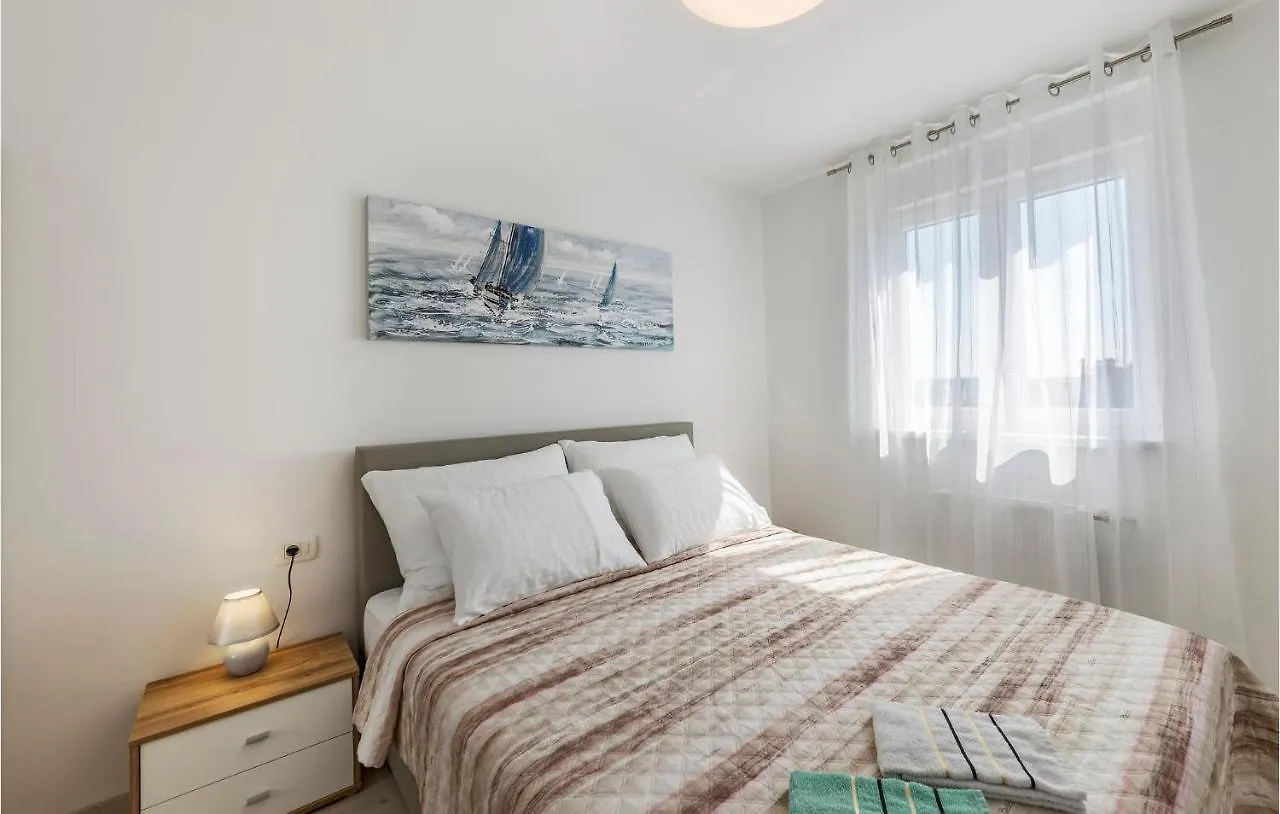 Nice Apartment In Pula With Kitchen