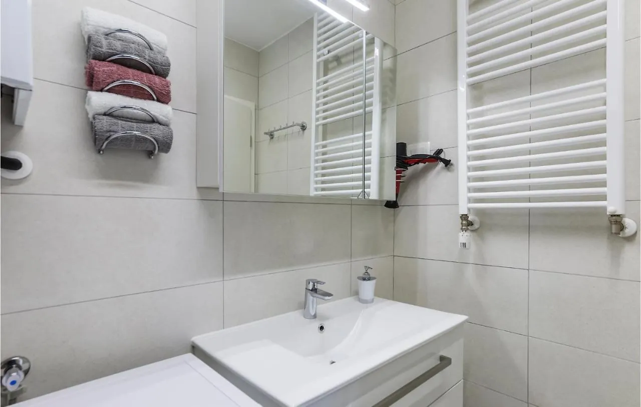 Nice Apartment In Pula With Kitchen