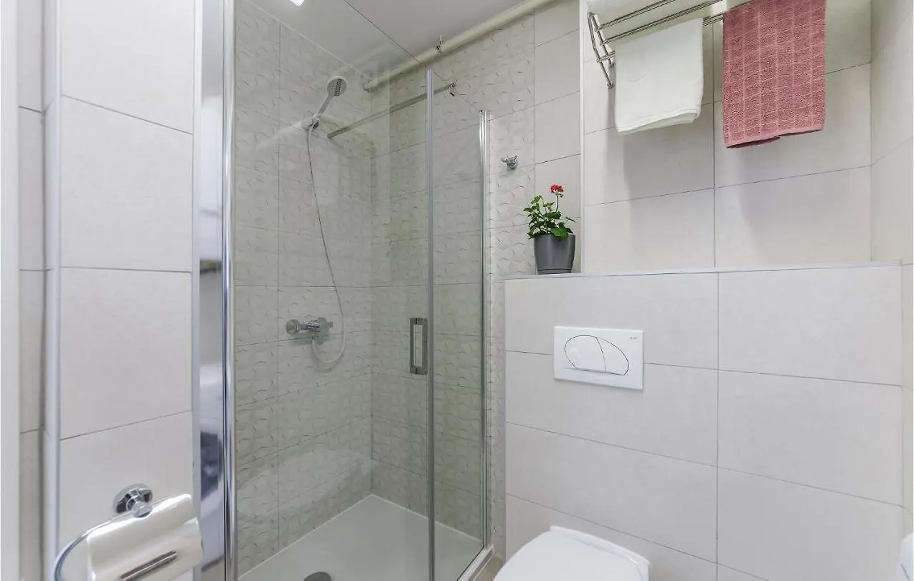Nice Apartment In Pula With Kitchen