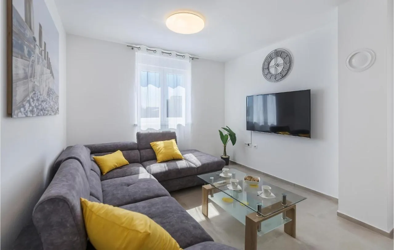 Nice Apartment In Pula With Kitchen